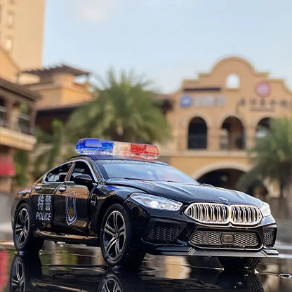 BMW M8 - 1/32