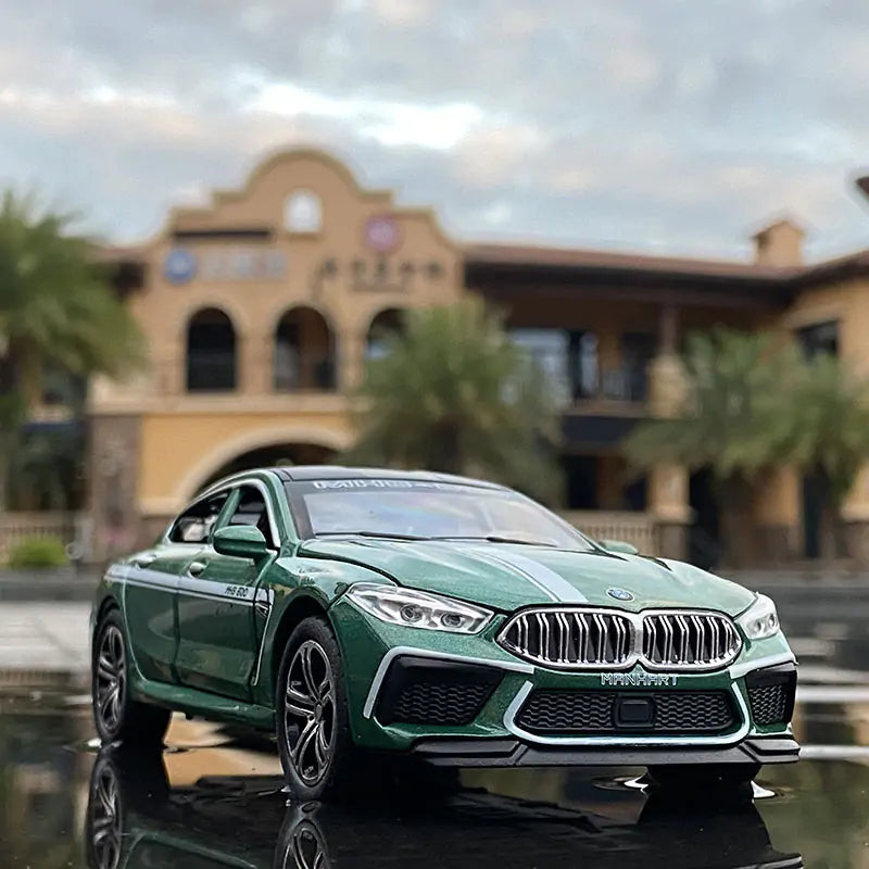 BMW M8 - 1/32